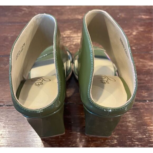 42 Gold Linx Slide Sandal - Picture 4 of 9